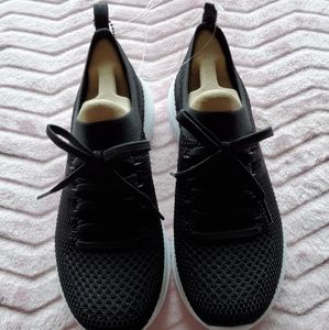 Sketcher women tennis shoes